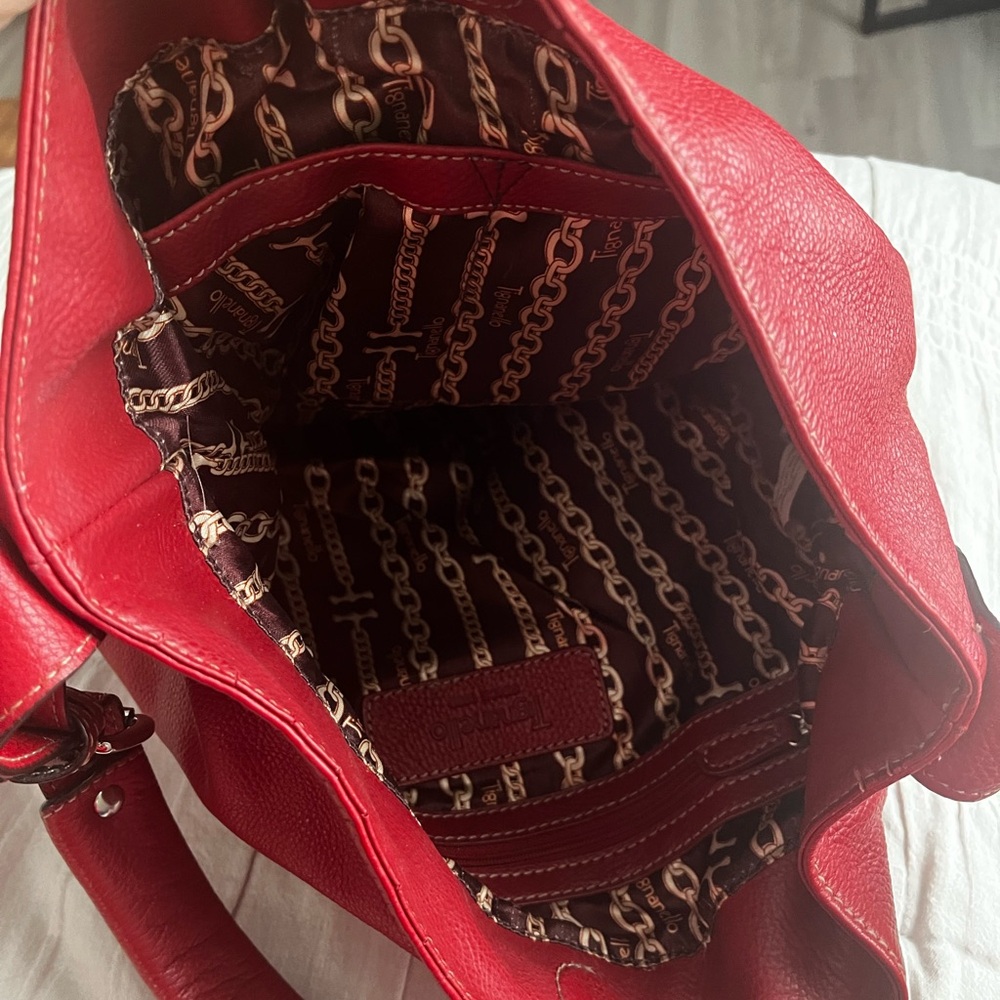 Chic Red Leather Shoulder Bag with Structured Design